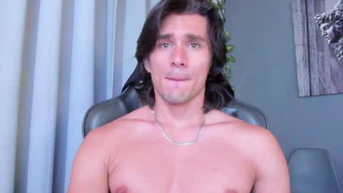 Snapshot of axel_owen chatting on 12/09/24, 08:54 Axel online show from 12/09/24, 08:54