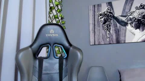 Snapshot of axel_owen chatting on 02/16/25, 10:10 Axel online show from 02/16/25, 10:10