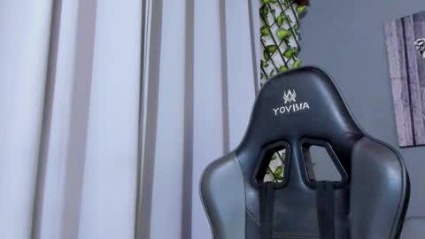 Snapshot of axel_owen chatting on 02/17/25, 01:15 Axel online show from 02/17/25, 01:15