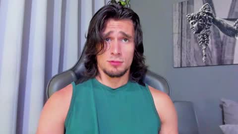 Snapshot of axel_owen chatting on 03/08/25, 12:22 Axel online show from 03/08/25, 12:22