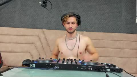 Snapshot of axel_porn_ chatting on 04/09/26, 06:02 Axel online show from 04/09/26, 06:02