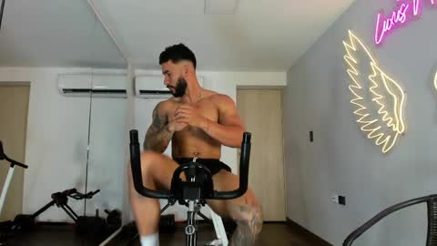 Snapshot of axel_power chatting on 05/14/26, 03:57 Axel online show from 05/14/26, 03:57