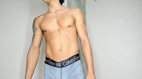 axel_rosse2 online show from 11/09/25, 12:09