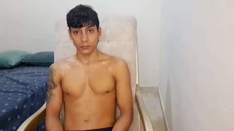 axel_rosse2 online show from 01/14/26, 10:43