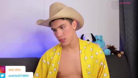 Snapshot of axel_sliim chatting on 11/11/25, 03:17 axel slim online show from 11/11/25, 03:17