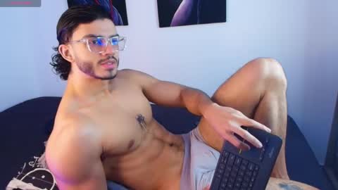 Snapshot of axel_stein03 chatting on 04/28/26, 05:07 axel stein NEW ACCOUNT online show from 04/28/26, 05:07