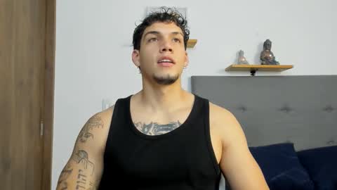 Snapshot of axel_taylor21 chatting on 10/25/25, 02:08 INDEPENDENT MODEL online show from 10/25/25, 02:08