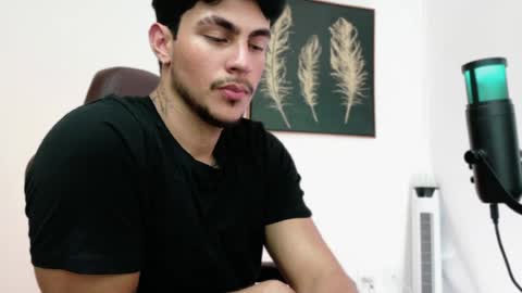 Snapshot of axelblack7 chatting on 06/26/26, 10:36 axelblack7 online show from 06/26/26, 10:36