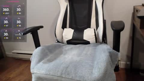 Snapshot of axelfunny chatting on 12/08/24, 01:25 Axel online show from 12/08/24, 01:25