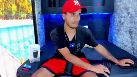 Axell Cross2 online show from 02/14/25, 08:59