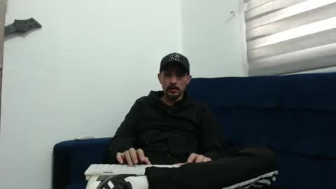 Snapshot of axell_rosee chatting on 02/16/26, 07:10 Axel Rose online show from 02/16/26, 07:10