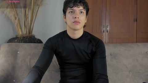 Axel Raven online show from 12/17/25, 01:50