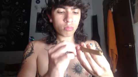 Snapshot of axl_kush_ chatting on 11/29/25, 02:36 Axel Kush online show from 11/29/25, 02:36