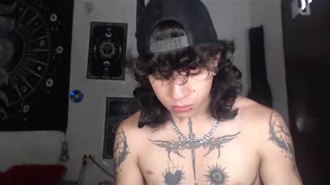 Snapshot of axl_kush_ chatting on 12/01/25, 06:02 Axel Kush online show from 12/01/25, 06:02