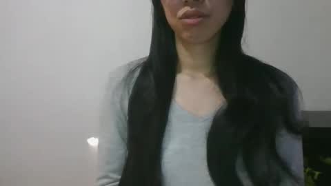 Snapshot of axuepetitt chatting on 01/27/25, 04:11 axue online show from 01/27/25, 04:11