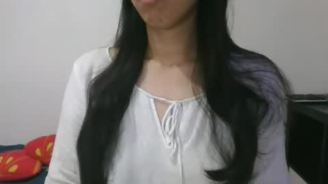 Snapshot of axuepetitt chatting on 02/24/25, 08:17 axue online show from 02/24/25, 08:17