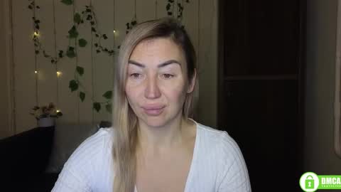 Snapshot of ay_kiss_jully chatting on 01/05/26, 06:33 Jully online show from 01/05/26, 06:33