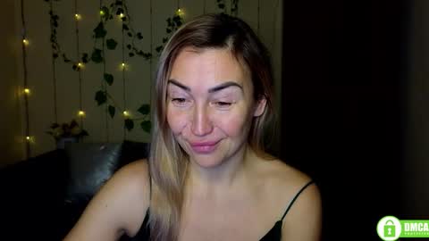 Snapshot of ay_kiss_jully chatting on 01/06/26, 06:22 Jully online show from 01/06/26, 06:22