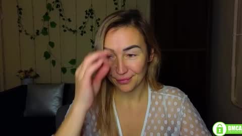 Snapshot of ay_kiss_jully chatting on 01/08/26, 06:32 Jully online show from 01/08/26, 06:32