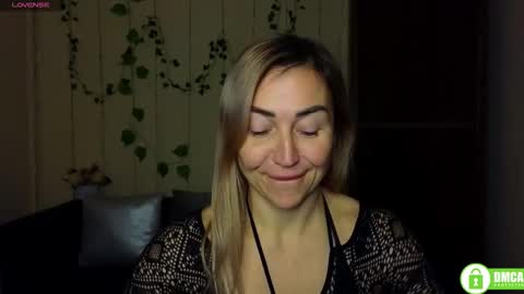 Snapshot of ay_kiss_jully chatting on 01/09/26, 06:31 Jully online show from 01/09/26, 06:31