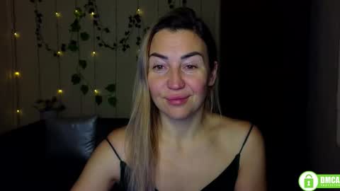 Snapshot of ay_kiss_jully chatting on 01/12/26, 06:24 Jully online show from 01/12/26, 06:24