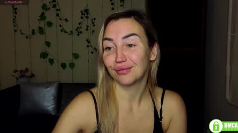 Snapshot of ay_kiss_jully chatting on 01/13/26, 06:35 Jully online show from 01/13/26, 06:35