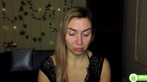 Snapshot of ay_kiss_jully chatting on 01/14/26, 06:46 Jully online show from 01/14/26, 06:46