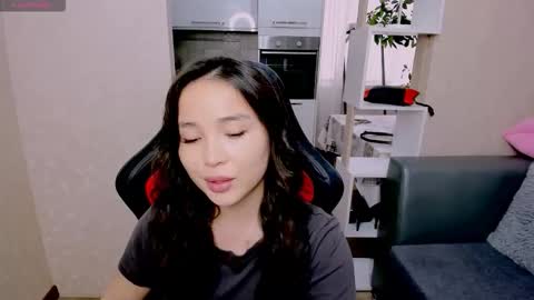 Snapshot of aya_moon chatting on 10/10/25, 04:22 Aya Moon online show from 10/10/25, 04:22