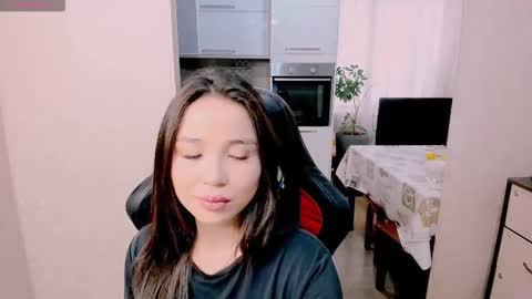 Snapshot of aya_moon chatting on 11/04/25, 05:28 Aya Moon online show from 11/04/25, 05:28