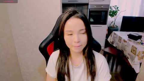 Snapshot of aya_moon chatting on 11/10/25, 06:45 Aya Moon online show from 11/10/25, 06:45