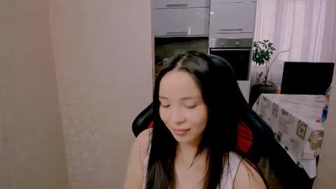 Snapshot of aya_moon chatting on 11/28/25, 06:05 Aya Moon online show from 11/28/25, 06:05