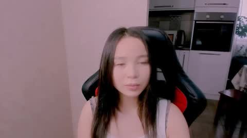 Snapshot of aya_moon chatting on 12/19/25, 07:59 Aya Moon online show from 12/19/25, 07:59