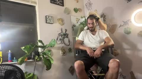 Snapshot of ayeboyyy92 chatting on 02/24/25, 07:11 Erinn online show from 02/24/25, 07:11