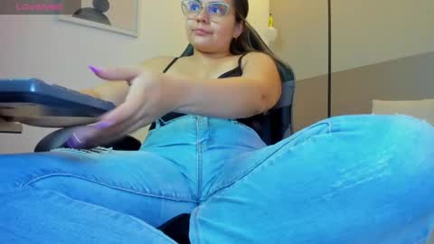 Snapshot of ayla13_ chatting on 05/08/26, 07:19 Alyda Jaramillo online show from 05/08/26, 07:19