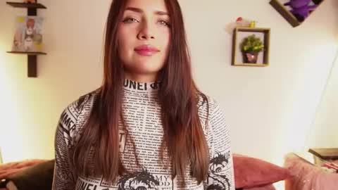 Snapshot of ayleenevans chatting on 12/22/25, 07:27 SOPHY ROGERS online show from 12/22/25, 07:27