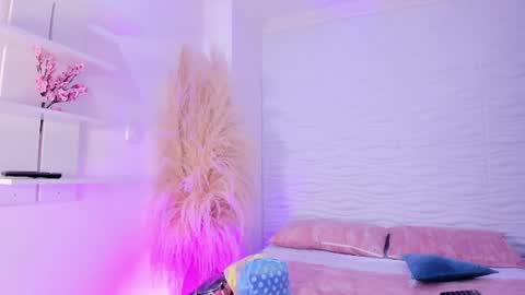 Snapshot of aylinlove_ chatting on 06/30/26, 11:22 aylinlove_ online show from 06/30/26, 11:22