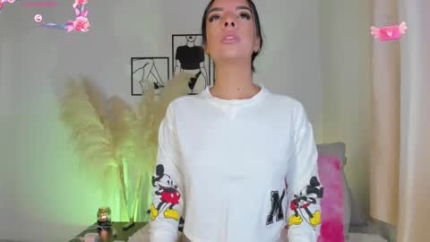 Aylin  online show from 09/17/25, 11:34