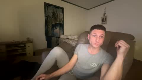 Snapshot of ayr129 chatting on 03/09/25, 04:38 ayr129 online show from 03/09/25, 04:38