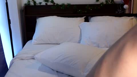 Snapshot of ayralust chatting on 12/28/24, 07:44 Ayra Lust online show from 12/28/24, 07:44