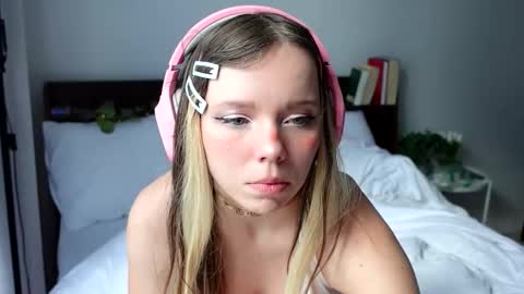 Snapshot of ayralust chatting on 02/10/25, 06:42 Ayra Lust online show from 02/10/25, 06:42