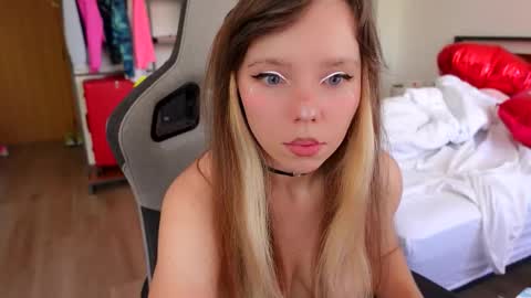 Snapshot of ayralust chatting on 02/17/26, 07:09 Ayra Lust online show from 02/17/26, 07:09