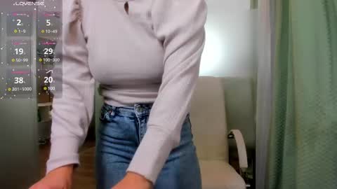 Ayumi online show from 03/10/25, 11:21