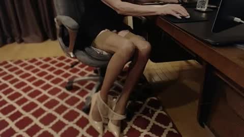 Snapshot of az_michelle4 chatting on 11/29/25, 05:10 Michelle online show from 11/29/25, 05:10