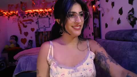Snapshot of azaaharziz chatting on 02/13/25, 05:16 Azahar online show from 02/13/25, 05:16