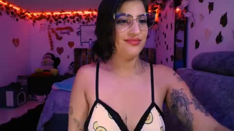 Snapshot of azaaharziz chatting on 03/05/25, 02:36 Azahar online show from 03/05/25, 02:36