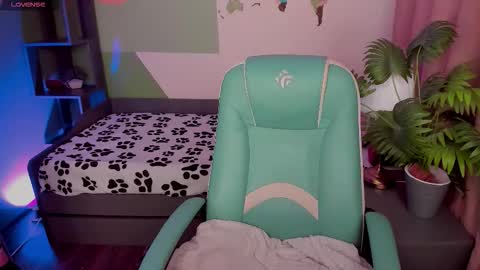 Azaliya online show from 11/05/25, 06:24