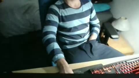 Snapshot of azdert2100 chatting on 11/20/25, 09:58 azdert online show from 11/20/25, 09:58