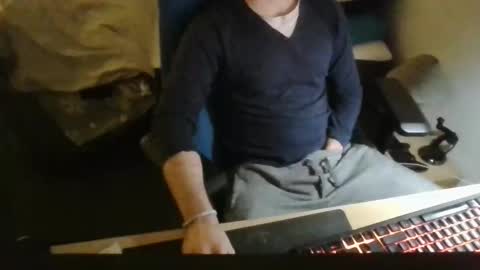 Snapshot of azdert2100 chatting on 01/14/26, 03:17 azdert online show from 01/14/26, 03:17