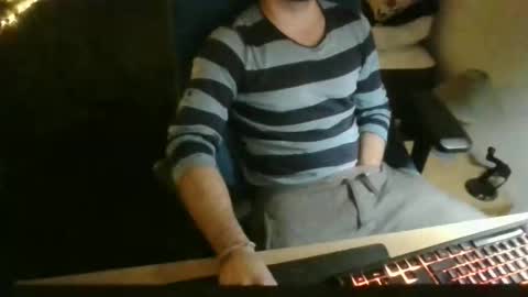 Snapshot of azdert2100 chatting on 02/11/26, 05:29 azdert online show from 02/11/26, 05:29