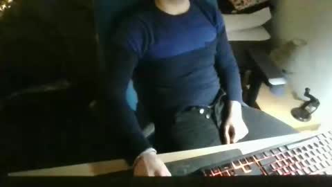 Snapshot of azdert2100 chatting on 02/13/26, 02:24 azdert online show from 02/13/26, 02:24